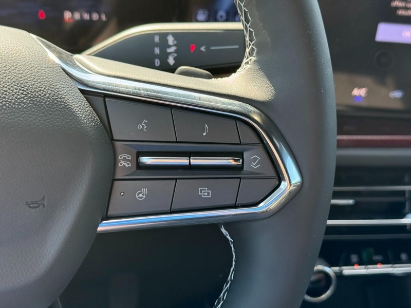 Chevrolet Traverse Vehicle Full-screen Gallery Image 15