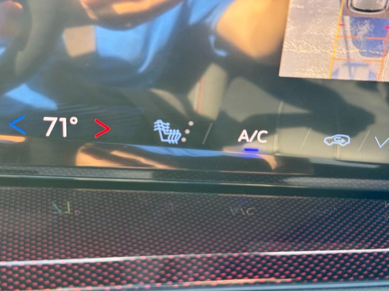 Chevrolet Traverse Vehicle Full-screen Gallery Image 16