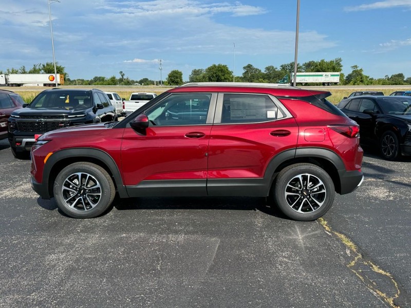 Chevrolet TrailBlazer Vehicle Full-screen Gallery Image 2