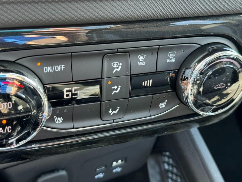 Chevrolet TrailBlazer Vehicle Full-screen Gallery Image 15