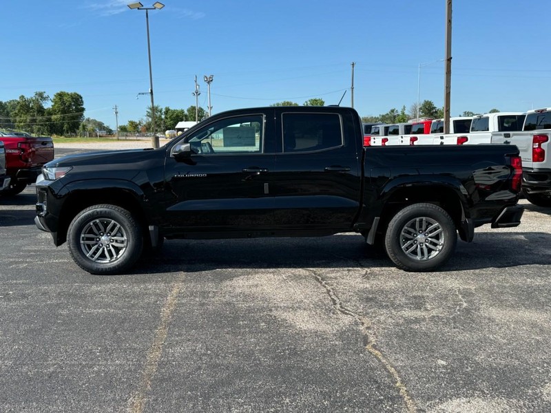 Chevrolet Colorado Vehicle Full-screen Gallery Image 2