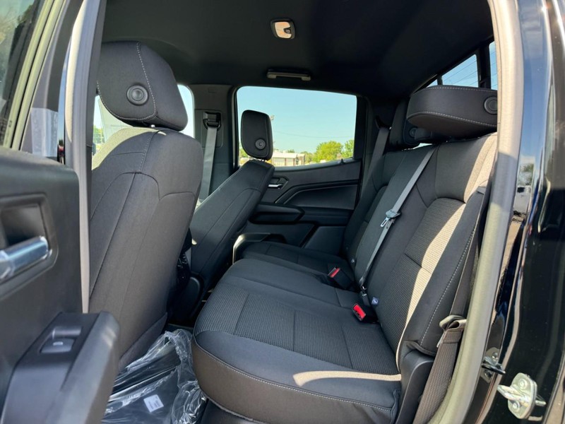 Chevrolet Colorado Vehicle Full-screen Gallery Image 5