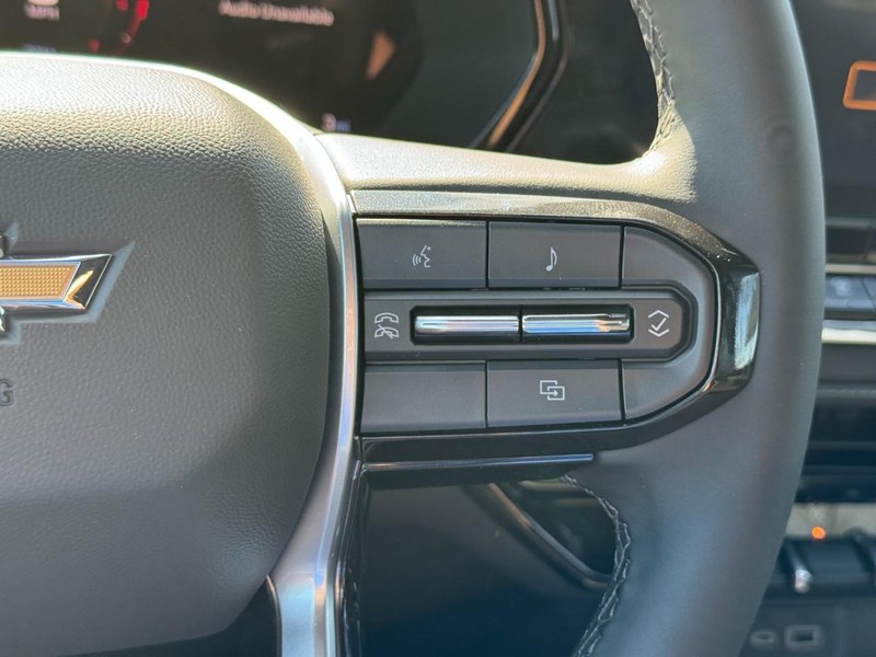 Chevrolet Colorado Vehicle Full-screen Gallery Image 14