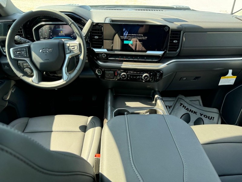 Chevrolet Silverado 2500HD Vehicle Full-screen Gallery Image 7