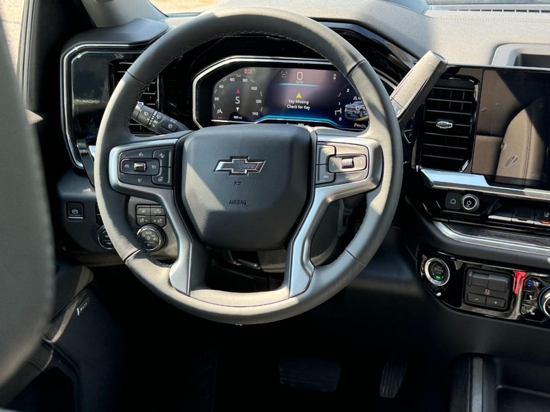 Chevrolet Silverado 2500HD Vehicle Full-screen Gallery Image 8