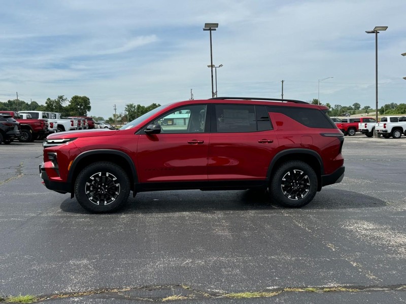 Chevrolet Traverse Vehicle Full-screen Gallery Image 2