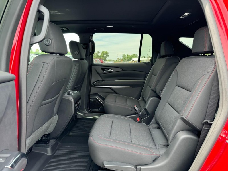 Chevrolet Traverse Vehicle Full-screen Gallery Image 5