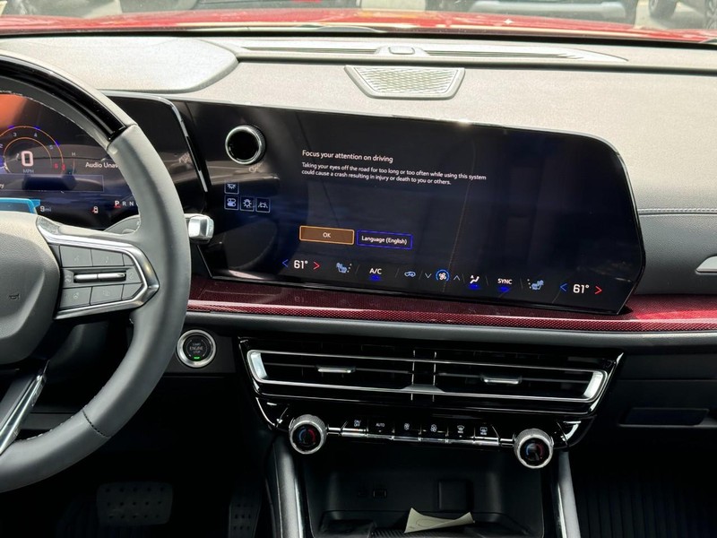 Chevrolet Traverse Vehicle Full-screen Gallery Image 10