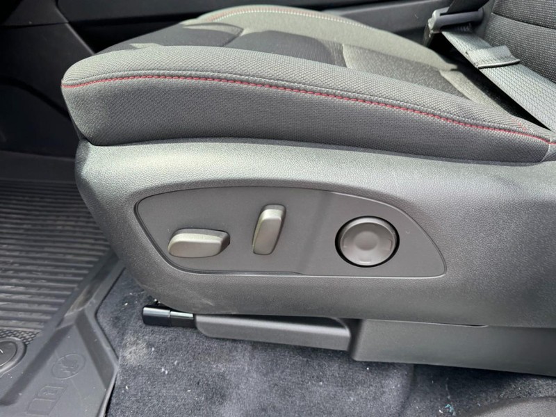 Chevrolet Traverse Vehicle Full-screen Gallery Image 12