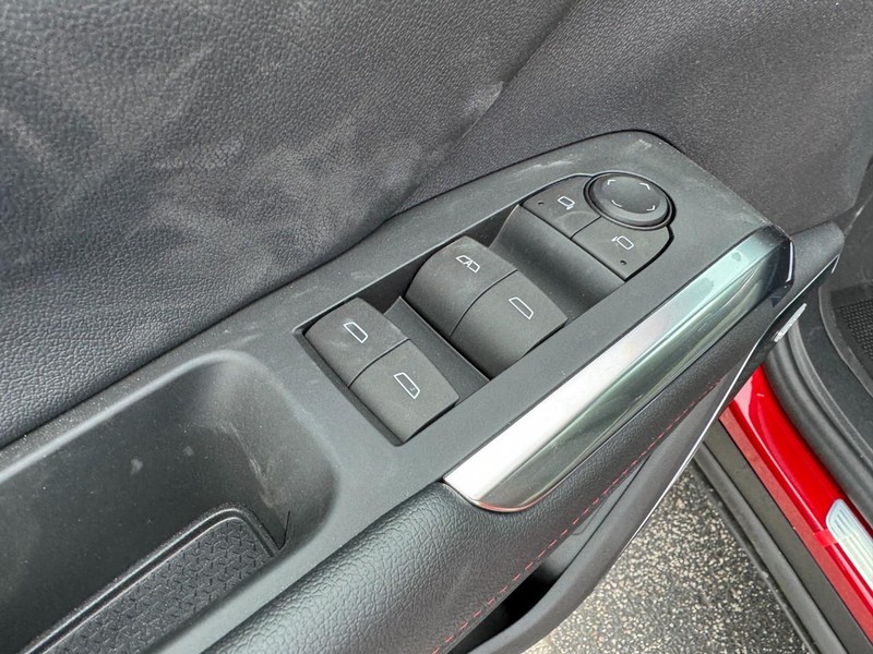 Chevrolet Traverse Vehicle Full-screen Gallery Image 13