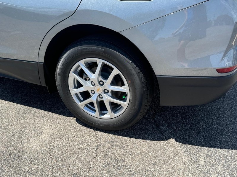 Chevrolet Equinox Vehicle Full-screen Gallery Image 4