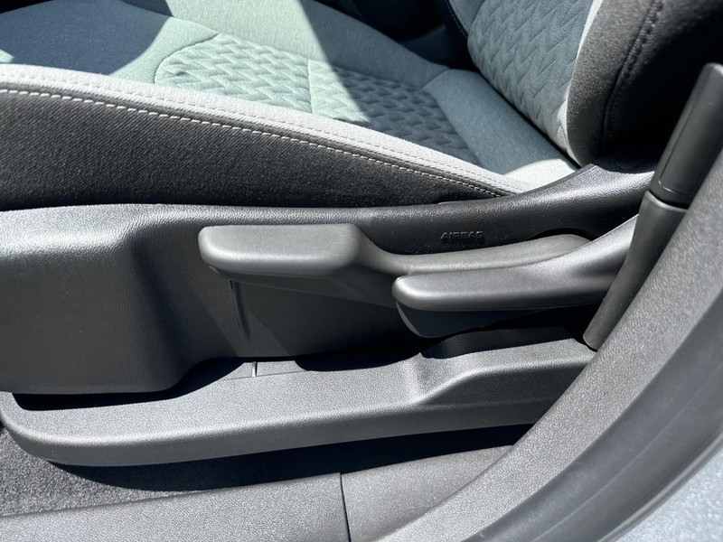 Chevrolet Equinox Vehicle Full-screen Gallery Image 10