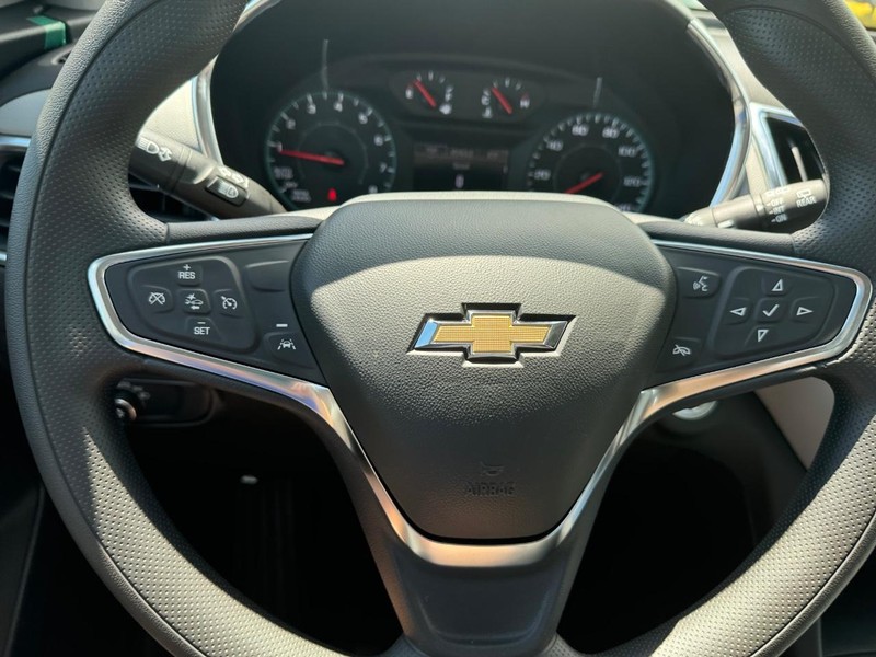 Chevrolet Equinox Vehicle Full-screen Gallery Image 12