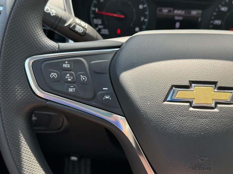 Chevrolet Equinox Vehicle Full-screen Gallery Image 13