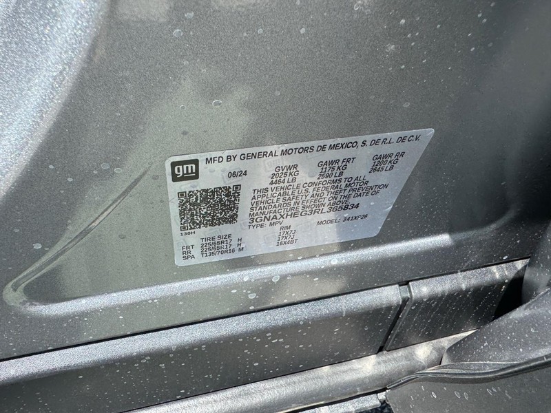 Chevrolet Equinox Vehicle Full-screen Gallery Image 16