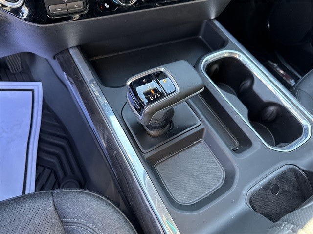 Chevrolet Silverado 1500 Vehicle Full-screen Gallery Image 15