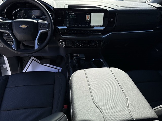 Chevrolet Silverado 1500 Vehicle Full-screen Gallery Image 19