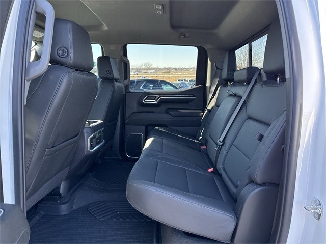Chevrolet Silverado 1500 Vehicle Full-screen Gallery Image 23