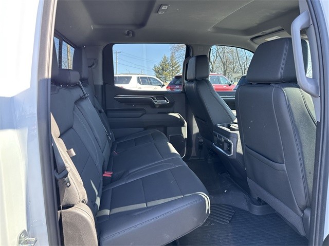 Chevrolet Silverado 1500 Vehicle Full-screen Gallery Image 25