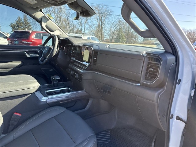 Chevrolet Silverado 1500 Vehicle Full-screen Gallery Image 27