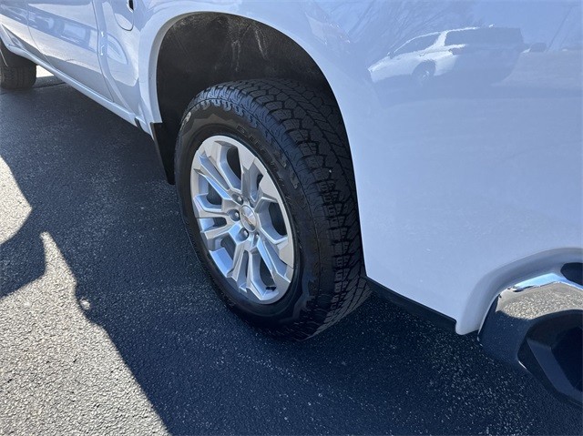 Chevrolet Silverado 1500 Vehicle Full-screen Gallery Image 31
