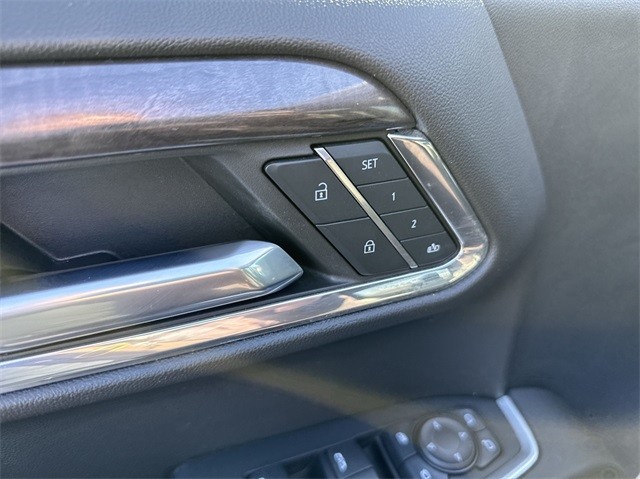 Chevrolet Silverado 1500 Vehicle Full-screen Gallery Image 33