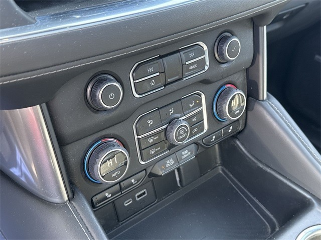 Chevrolet Tahoe Vehicle Full-screen Gallery Image 17