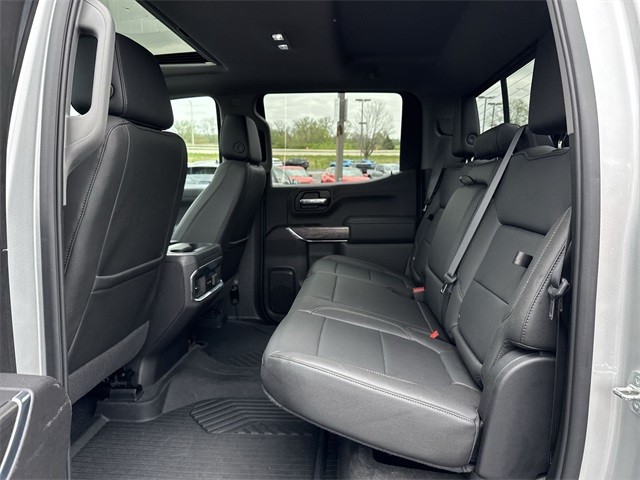 Chevrolet Silverado 1500 Vehicle Full-screen Gallery Image 23