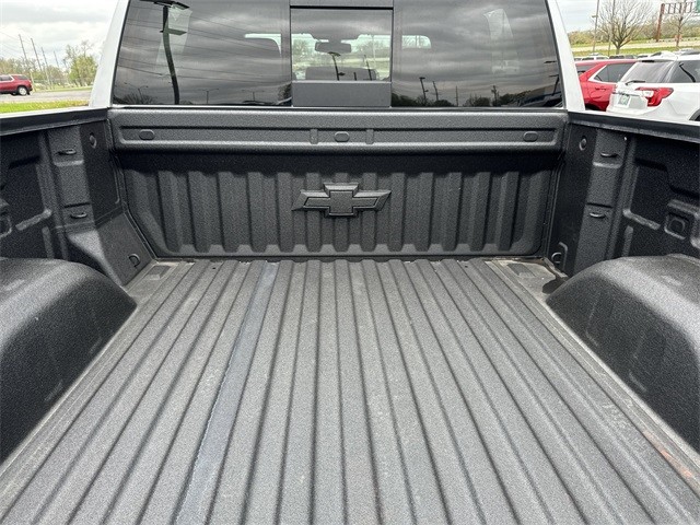 Chevrolet Silverado 1500 Vehicle Full-screen Gallery Image 24