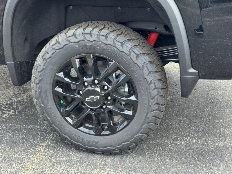 Chevrolet Silverado 2500HD Vehicle Full-screen Gallery Image 4