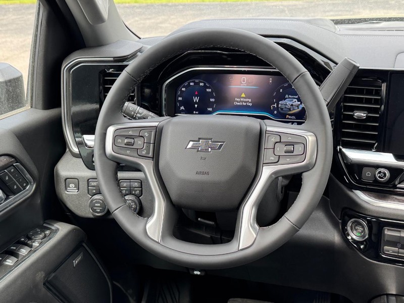 Chevrolet Silverado 2500HD Vehicle Full-screen Gallery Image 8