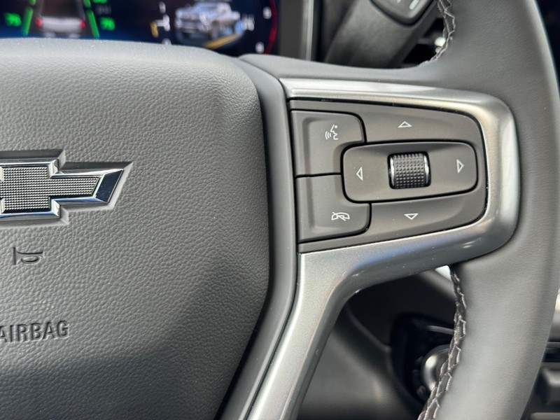 Chevrolet Silverado 2500HD Vehicle Full-screen Gallery Image 16