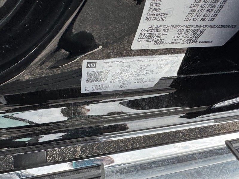 Chevrolet Silverado 2500HD Vehicle Full-screen Gallery Image 19