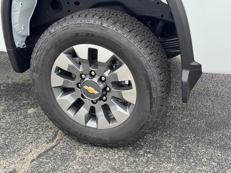 Chevrolet Silverado 2500HD Vehicle Full-screen Gallery Image 4