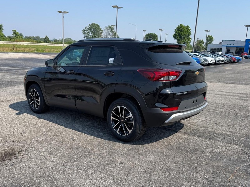 Chevrolet TrailBlazer Vehicle Full-screen Gallery Image 3