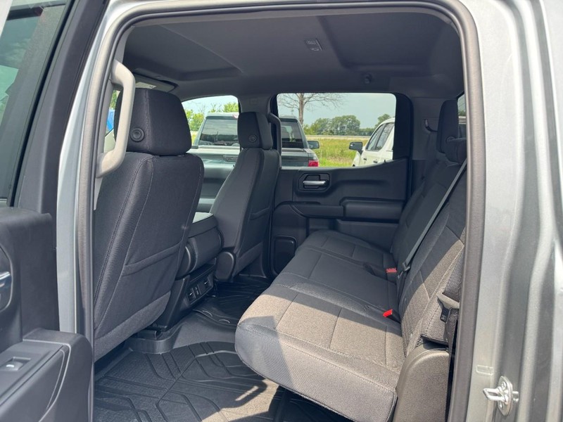 Chevrolet Silverado 1500 Vehicle Full-screen Gallery Image 5