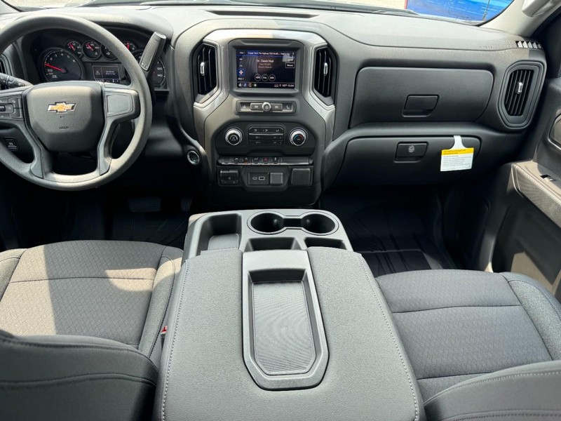 Chevrolet Silverado 1500 Vehicle Full-screen Gallery Image 6