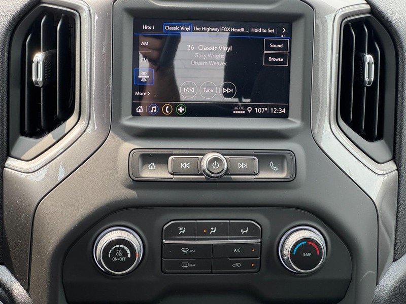 Chevrolet Silverado 1500 Vehicle Full-screen Gallery Image 8