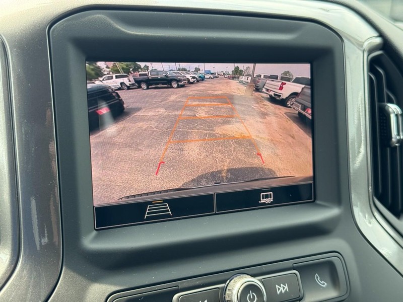 Chevrolet Silverado 1500 Vehicle Full-screen Gallery Image 14