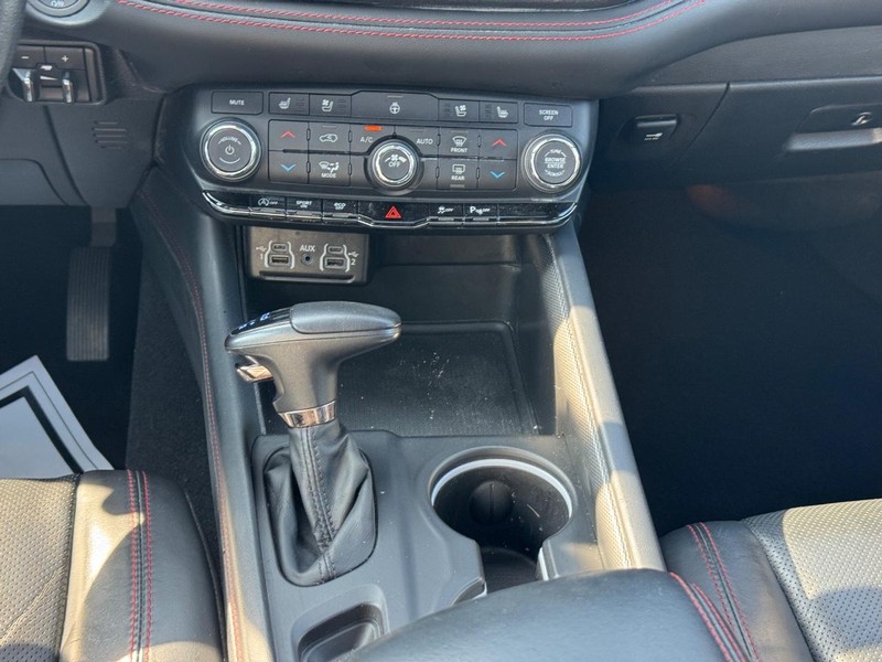 Dodge Durango Vehicle Full-screen Gallery Image 17