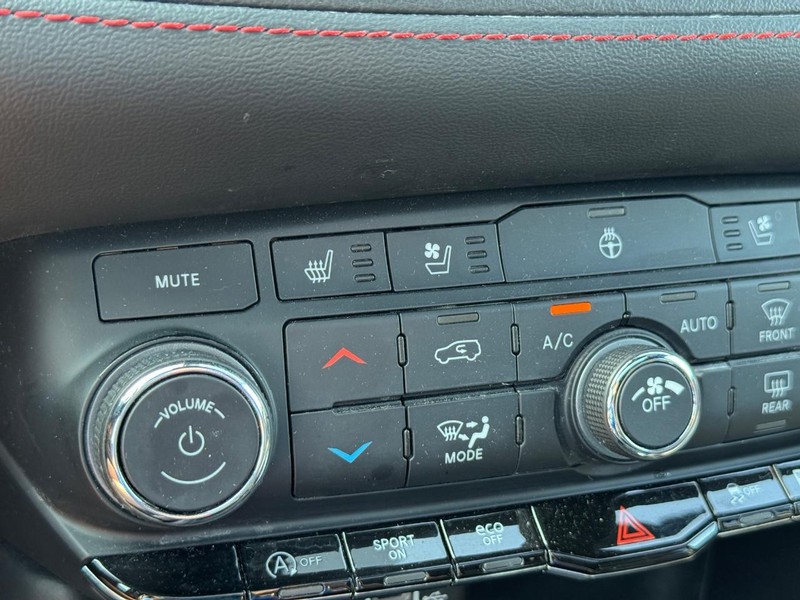 Dodge Durango Vehicle Full-screen Gallery Image 25