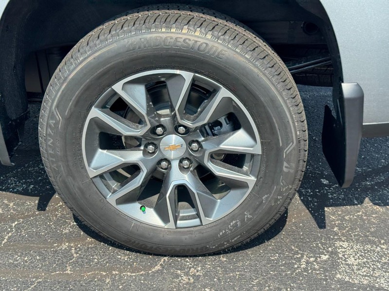 Chevrolet Silverado 1500 Vehicle Full-screen Gallery Image 4