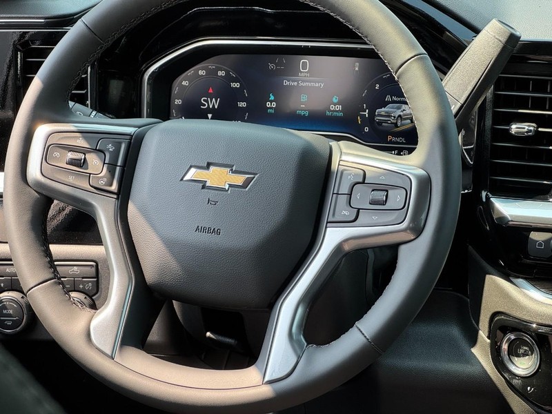 Chevrolet Silverado 1500 Vehicle Full-screen Gallery Image 7
