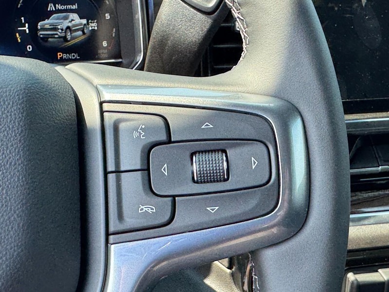 Chevrolet Silverado 1500 Vehicle Full-screen Gallery Image 13