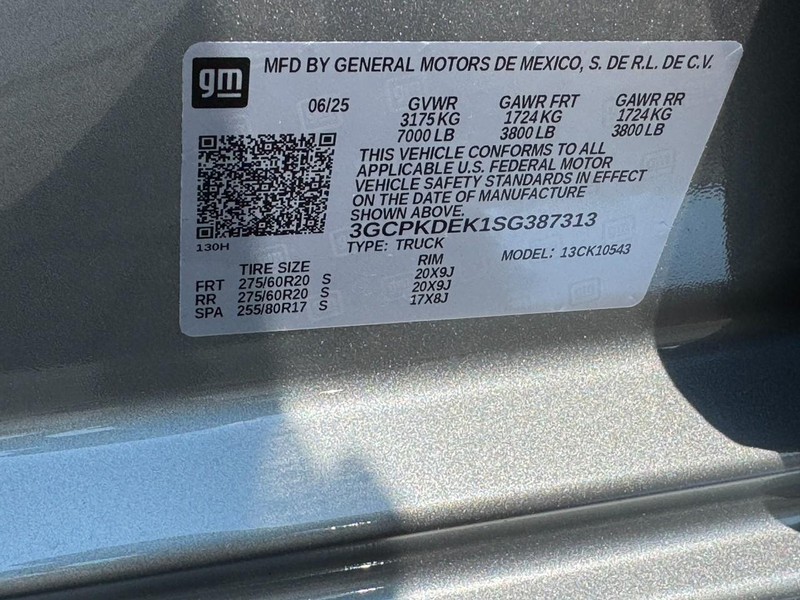 Chevrolet Silverado 1500 Vehicle Full-screen Gallery Image 19