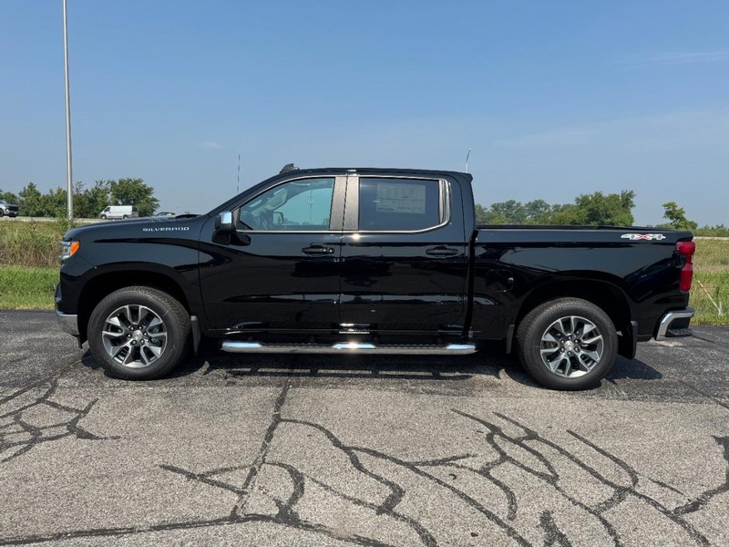 Chevrolet Silverado 1500 Vehicle Full-screen Gallery Image 2