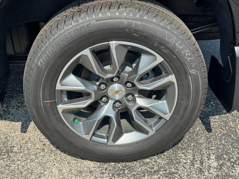 Chevrolet Silverado 1500 Vehicle Full-screen Gallery Image 5