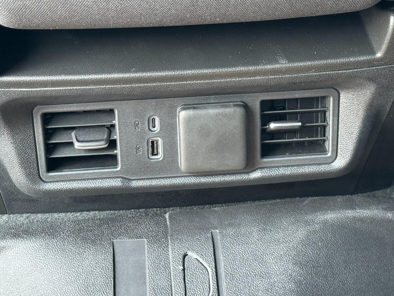 Chevrolet Silverado 1500 Vehicle Full-screen Gallery Image 11