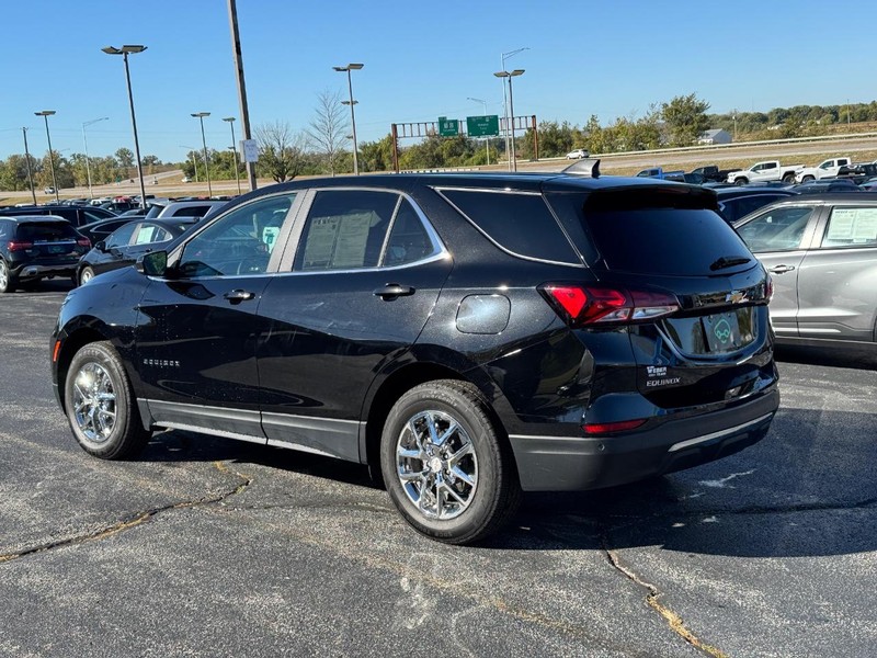 Chevrolet Equinox Vehicle Full-screen Gallery Image 3