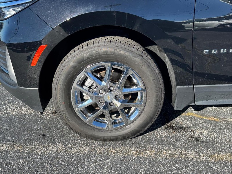 Chevrolet Equinox Vehicle Full-screen Gallery Image 9